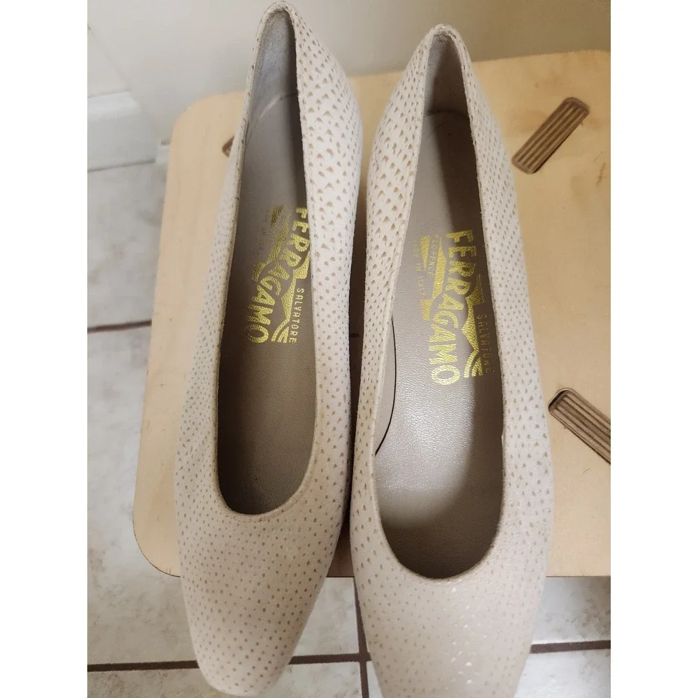 Salvatore Ferragamo Cream Gold Perforated Leather‎ Low Block Heel Pumps 5.5 AA